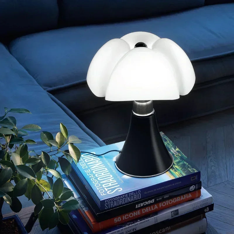 SkandiShop Art Deco White Petal Table Lamp Bedside Office Table Study Desk Lamp Living Room Bedroom Floor Lamp for Home and Decoration